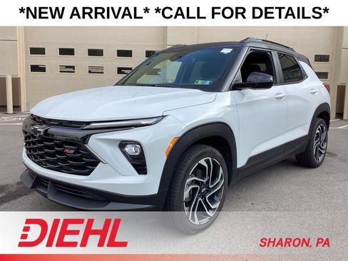 Used 2024 Chevrolet TrailBlazer RS w/ Convenience Package AWD/4WD image 3