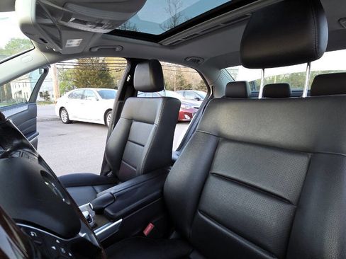 Used 2014 Mercedes-Benz E 350 4MATIC Sedan image 28