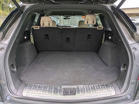 Used 2019 Cadillac XT5 FWD image 12