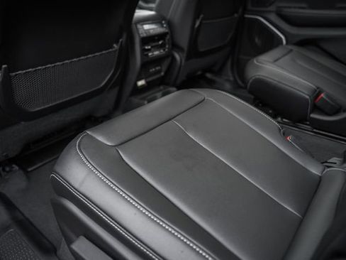 New 2026 Jeep Grand Cherokee L Limited w/ Limited Altitude Package AWD/4WD image 40
