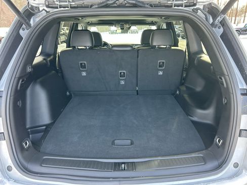 Used 2025 Jeep Grand Cherokee Altitude image 51