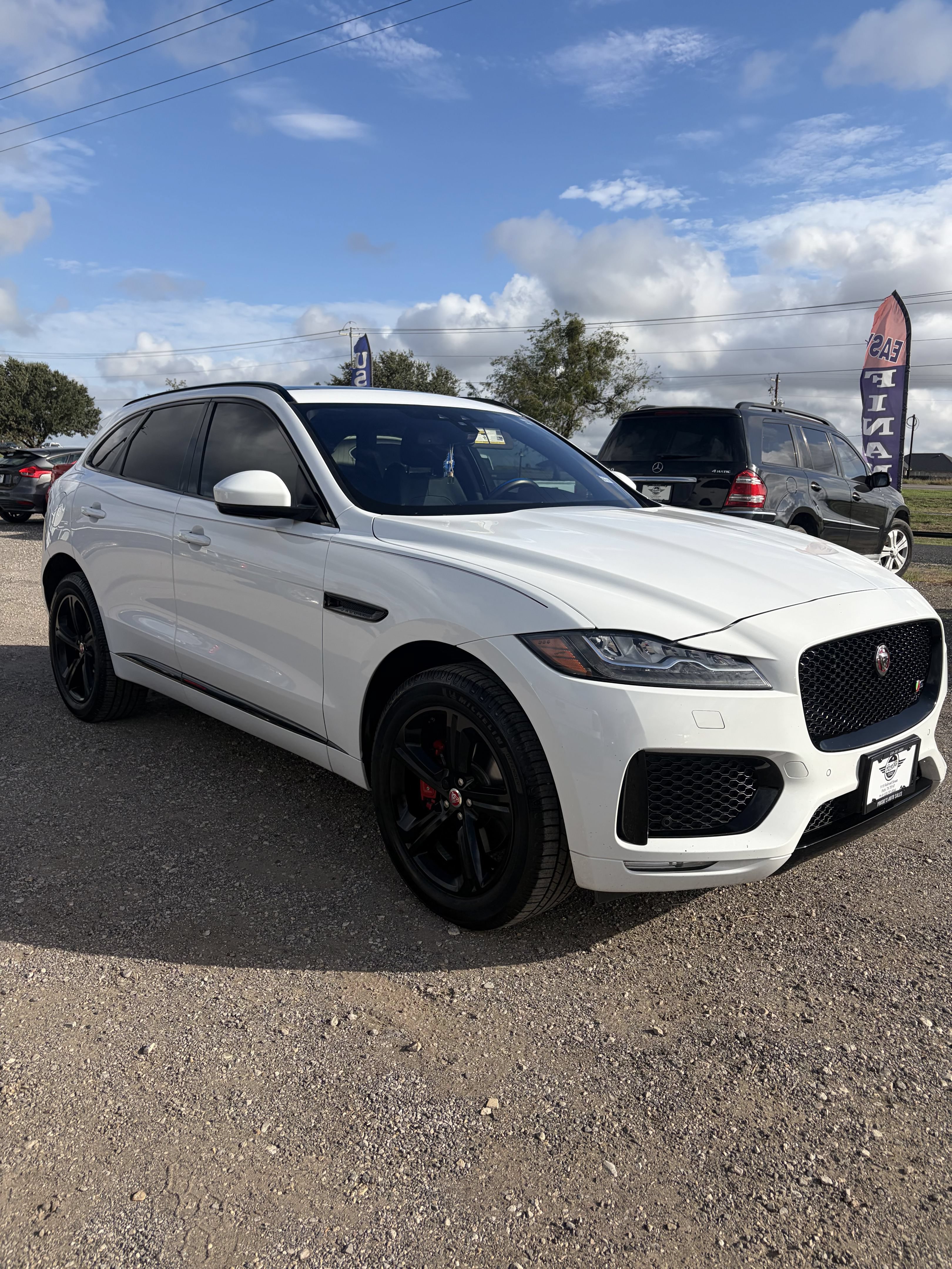 Used 2017 Jaguar F-PACE S AWD/4WD image 1