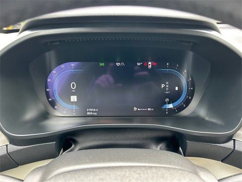 Used 2023 Volvo XC40 B4 Ultimate image 21