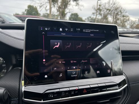 New 2026 Jeep Compass Latitude image 25