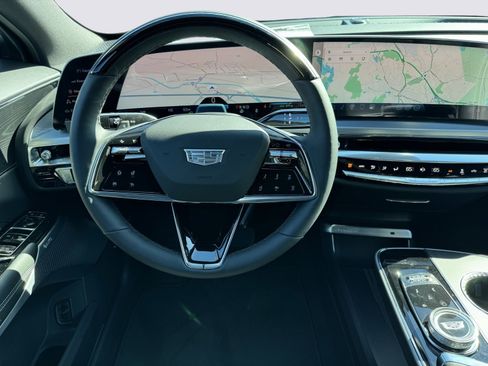 Used 2024 Cadillac Lyriq Sport AWD/4WD image 31