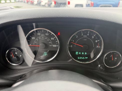 Used 2015 Jeep Wrangler Unlimited Sahara AWD/4WD image 15