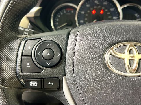 Used 2016 Toyota Corolla LE image 16