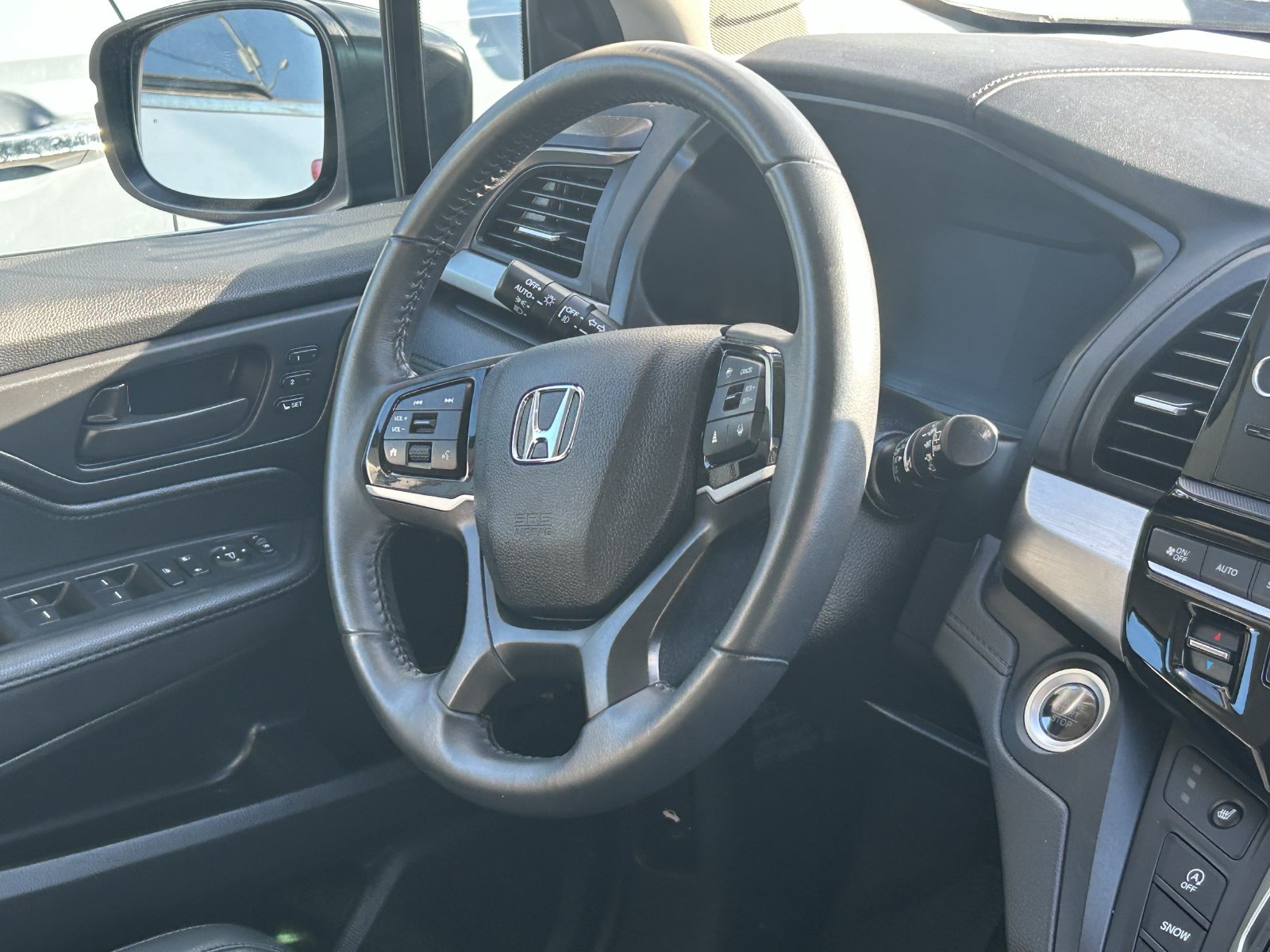 Used 2025 Honda Odyssey EX-L image 12