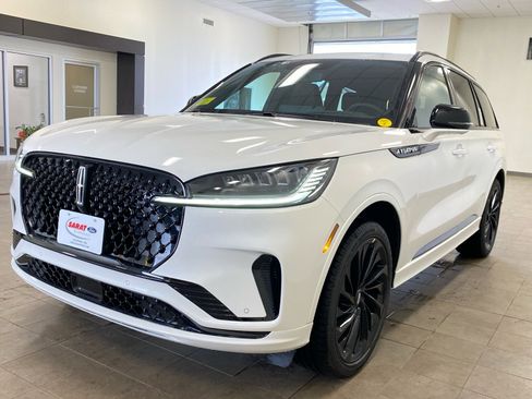 New 2026 Lincoln Aviator Reserve w/ Jet Appearance Package image 4