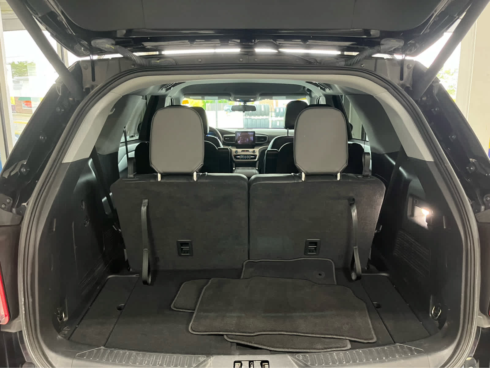 Certified 2023 Ford Explorer XLT w/ Equipment Group 202A AWD/4WD image 9