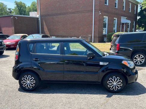 Used 2011 Kia Soul FWD image 4