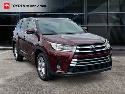 Used 2018 Toyota Highlander Limited image 1