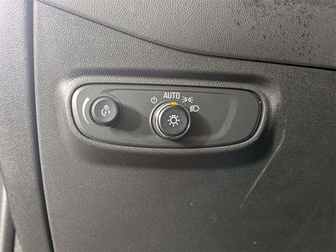 Used 2024 Chevrolet Equinox LT image 16