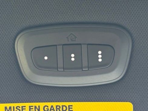 New 2026 Chrysler Pacifica Select AWD/4WD image 25