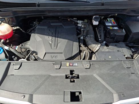 Used 2022 Kia Carnival LX FWD image 27