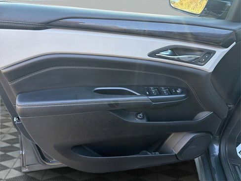 Used 2015 Cadillac SRX Performance w/ Driver Awareness Package image 22