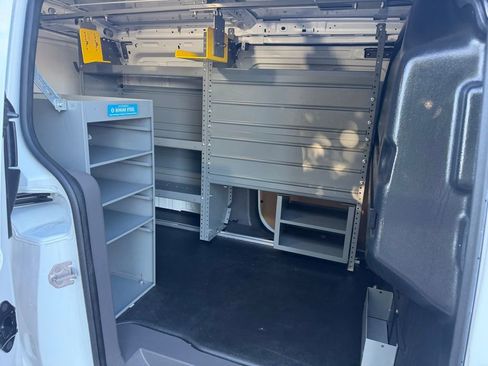 Used 2023 Ford Transit Connect XLT image 15