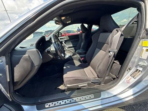 Used 2017 Toyota 86 RWD image 14