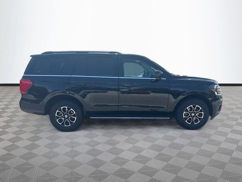 Used 2023 Ford Expedition XLT RWD image 5