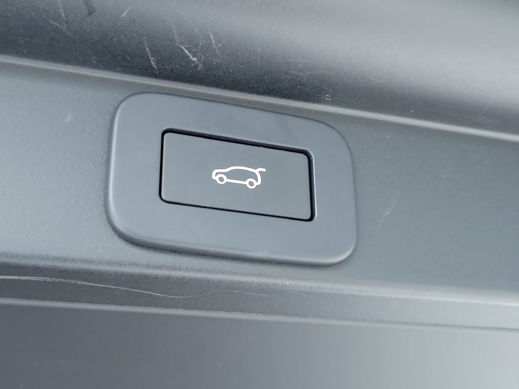 Certified 2025 Land Rover Range Rover SE AWD/4WD image 12