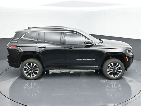Used 2024 Jeep Grand Cherokee Overland w/ Advanced Protech Group III AWD/4WD image 41