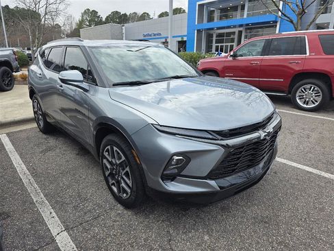 Used 2025 Chevrolet Blazer RS w/ Driver Confidence II Package image 9