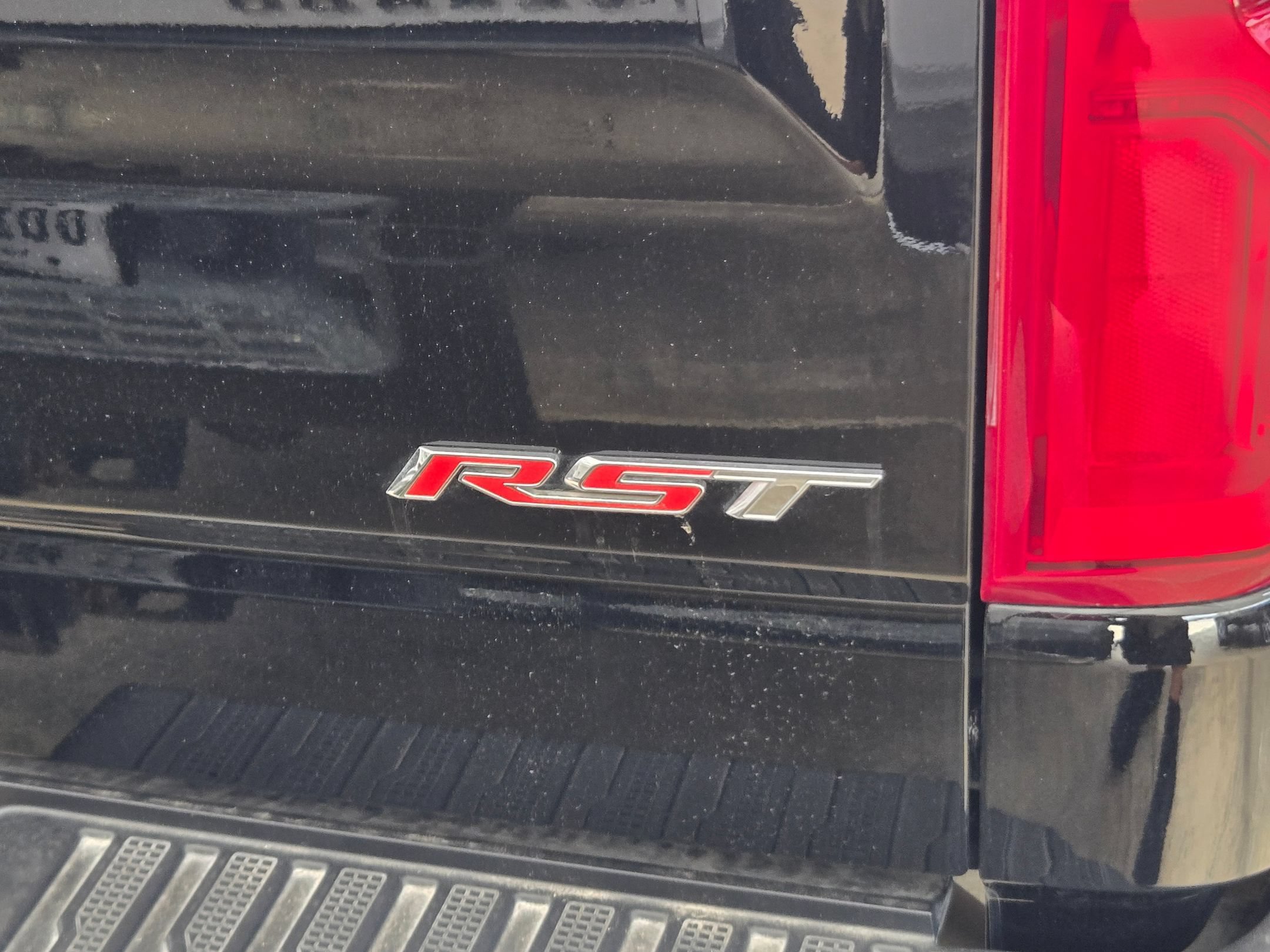Used 2026 Chevrolet Silverado 1500 RST w/ RST Select Package RWD image 7