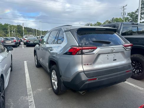 Used 2021 Toyota RAV4 XLE image 2