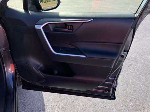 Certified 2025 Toyota RAV4 LE image 31