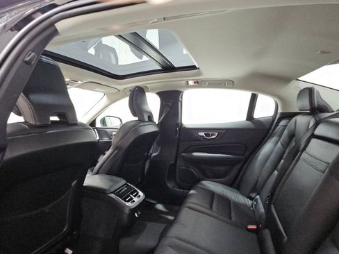 Used 2019 Volvo S60 T6 Inscription image 8