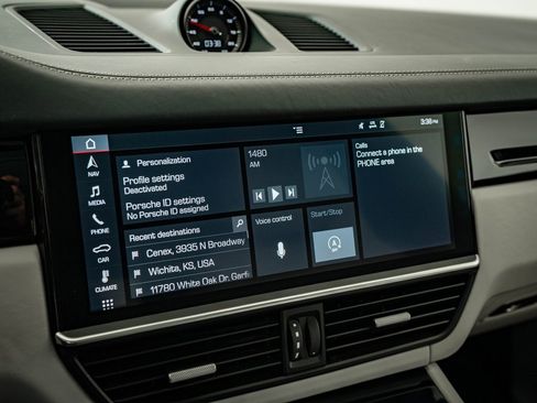 Used 2019 Porsche Cayenne S image 37