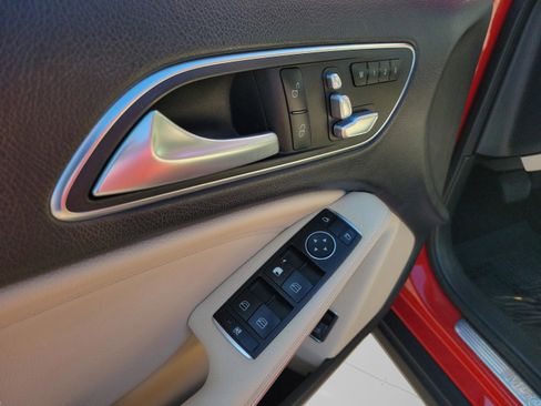 Used 2018 Mercedes-Benz GLA 250 image 29