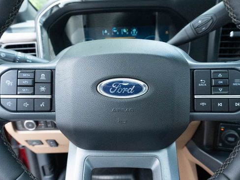 Used 2025 Ford F250 Lariat w/ Lariat Ultimate Package AWD/4WD image 28