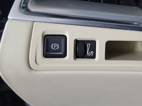 Certified 2023 Cadillac XT5 Premium Luxury FWD image 31