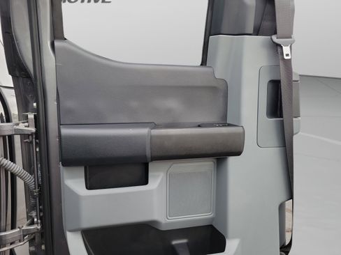 Used 2023 Ford F350 XLT image 12