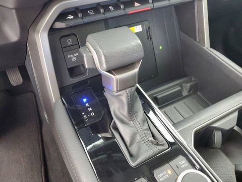 Used 2023 Toyota Tundra Limited AWD/4WD image 31