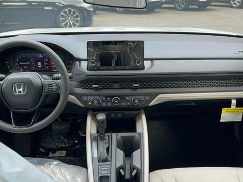 New 2025 Honda Accord SE image 35