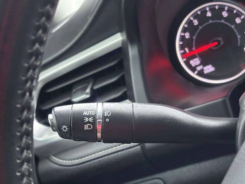 Used 2020 GMC Acadia SLT FWD image 31