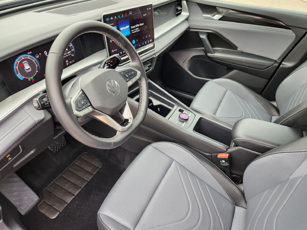 Certified 2025 Volkswagen Tiguan SE AWD/4WD image 10