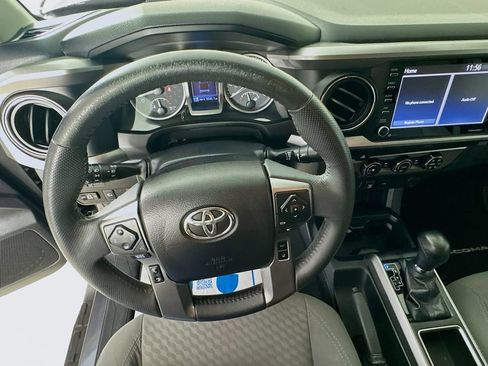 Used 2020 Toyota Tacoma SR5 RWD image 12