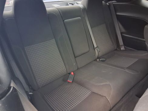 Used 2019 Dodge Challenger SXT image 14