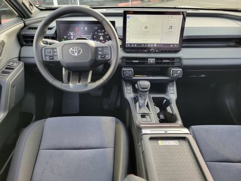 New 2026 Toyota RAV4 XSE w/ Panoramic Sun Roof Package AWD/4WD image 7