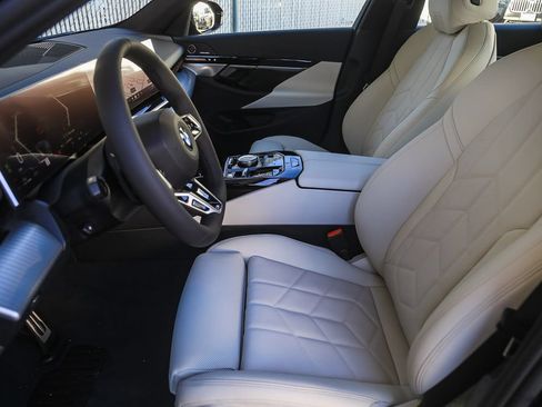 Used 2026 BMW 530i w/ M Sport Package RWD image 14