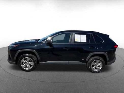 Used 2024 Toyota RAV4 LE AWD/4WD image 8