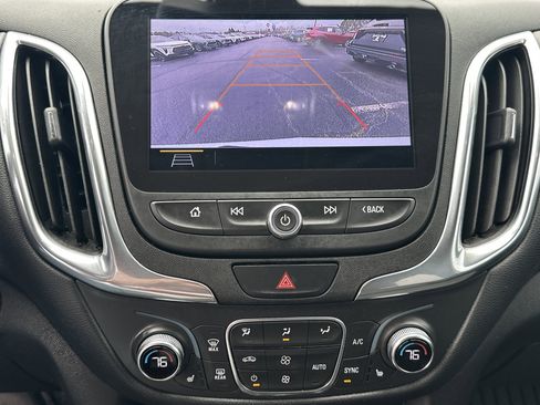 Used 2020 Chevrolet Equinox LT image 30