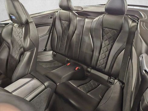 Used 2020 BMW M8 Convertible w/ Driving Assistance Package image 17