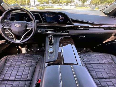 Used 2022 Cadillac Escalade ESV Sport Platinum w/ Heavy-Duty Trailer Package AWD/4WD image 14