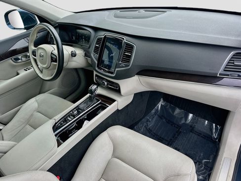 Used 2019 Volvo XC90 T5 Momentum w/ Protection Package Premier FWD image 27