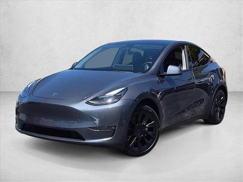 Used 2023 Tesla Model Y Long Range AWD/4WD image 1