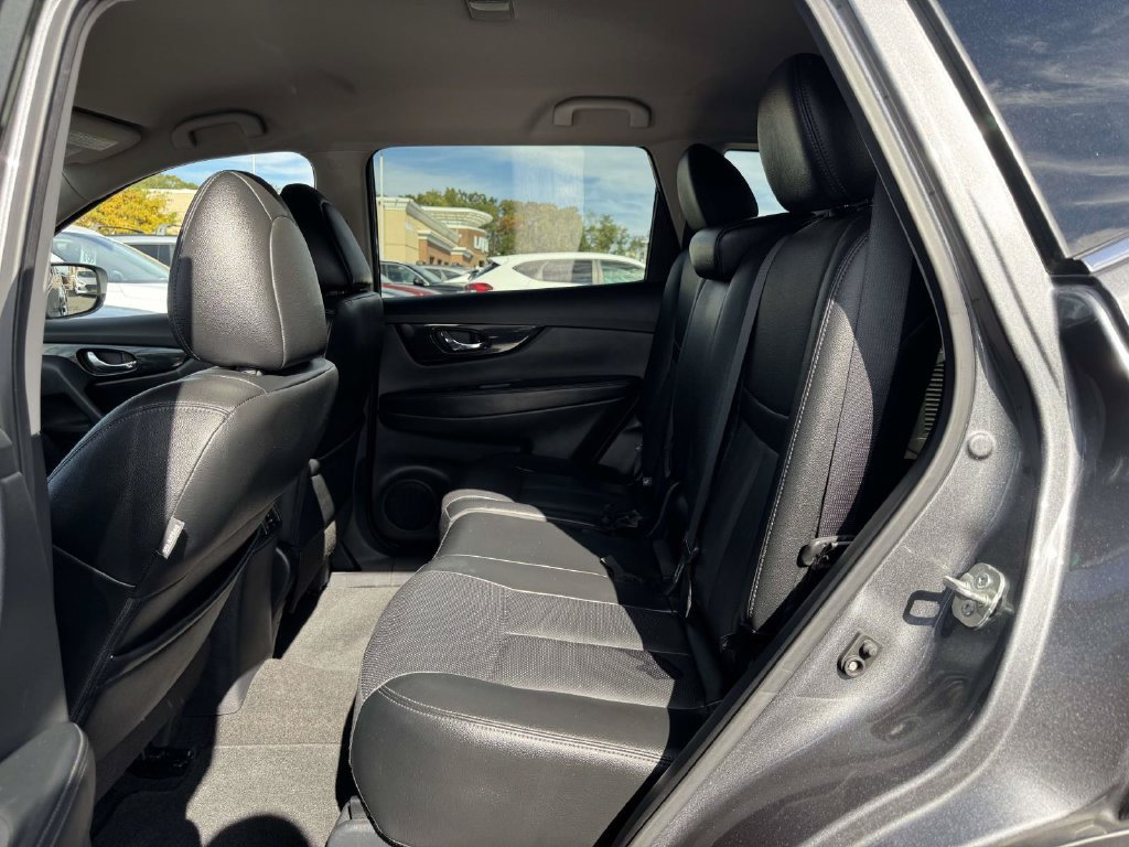 Used 2020 Nissan Rogue SL AWD/4WD image 12